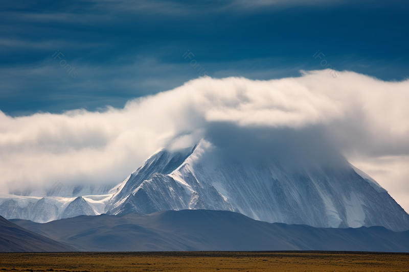 西藏平原远处云端中的雪山风景,高清,摄影图,摄影图片,图片大全,摄影图免费下载